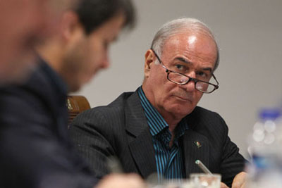 دیگر مقابل رفتارهای ناعادلانه سکوت نمی کنم دیگر مقابل رفتارهای ناعادلانه سکوت نمی کنم