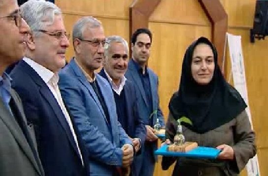 تجلیل از مدیران موفق اقتصاد مقاومتی با حضور وزیر تعاون تجلیل از مدیران موفق اقتصاد مقاومتی با حضور وزیر تعاون