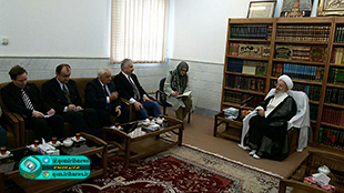 دیدار آیت الله مکارم شیرازی با معاون نخست وزیر مجارستان دیدار آیت الله مکارم شیرازی با معاون نخست وزیر مجارستان