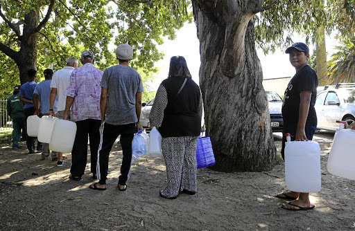کمبود آب در پايتخت آفريقاي جنوبي درپي سه سال خشکسالي