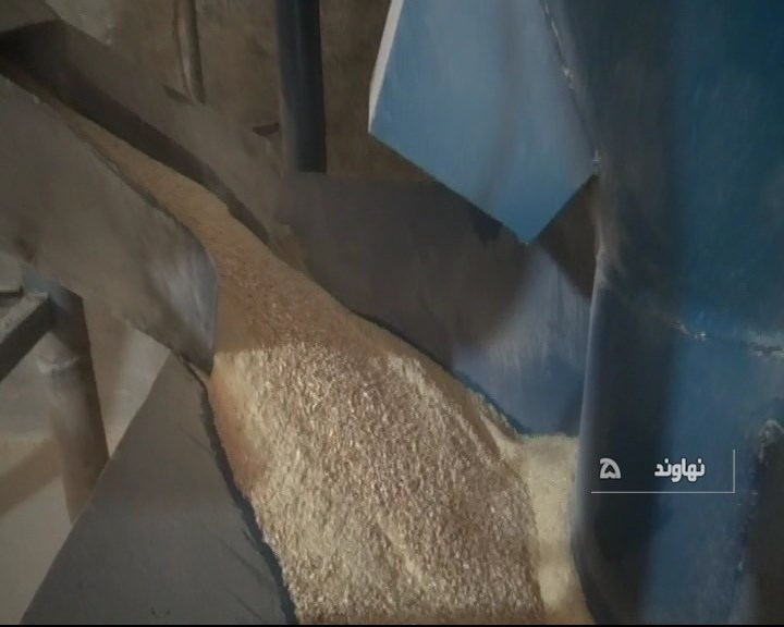 اشتغال ۱۱ نفر در کارگاه کوچک کارآفرین نهاوندی