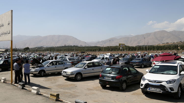 فروش بدون ضابطه خودرو در ایران موضوعی بی سابقه درجهان است