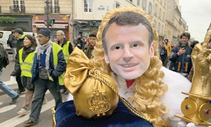 جشن تولد خیابانی برای امانوئل ماکرون