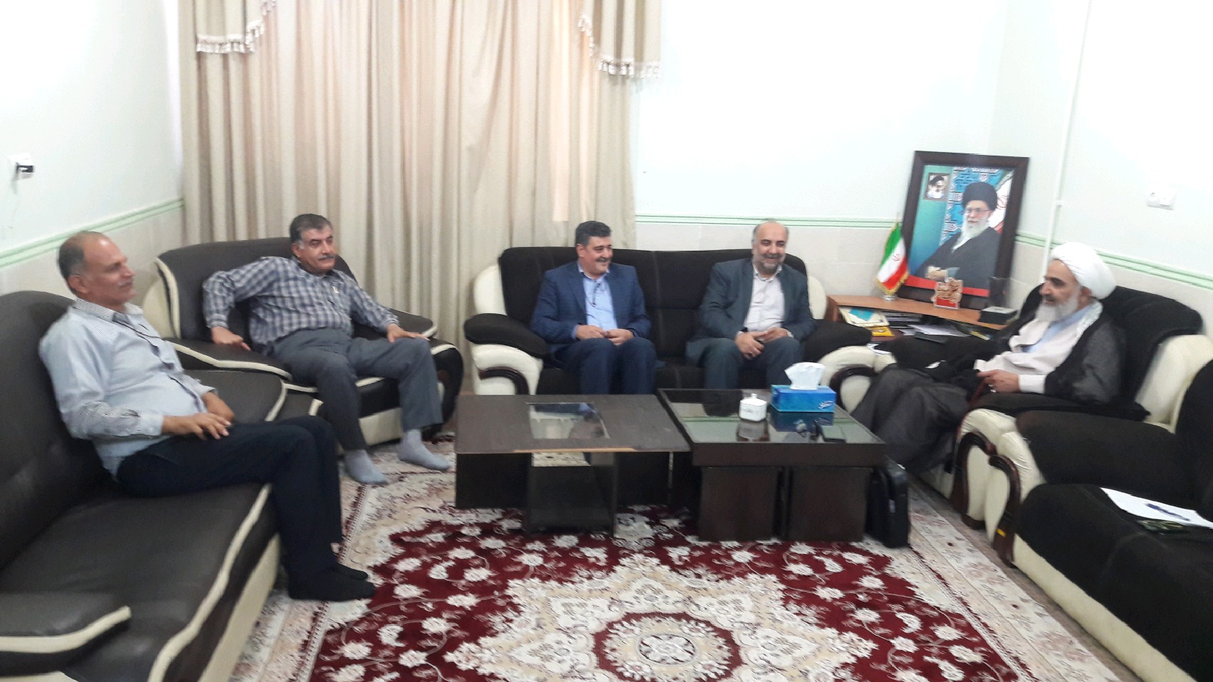 دیدار اعضای هیات مدیره تیم صنعت نفت آبادان با امام جمعه