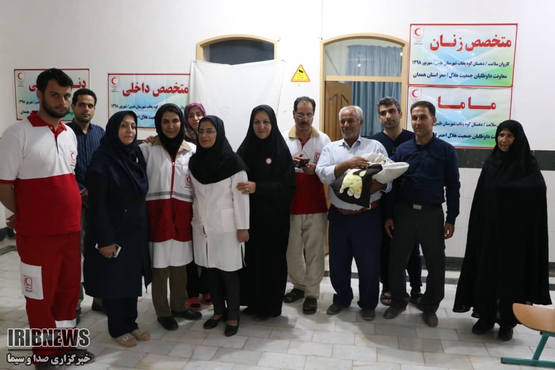 تولد نوزاد هدیه کاروان نذر آب به معصومه و کاظم تولد نوزاد هدیه کاروان نذر آب به معصومه و کاظم