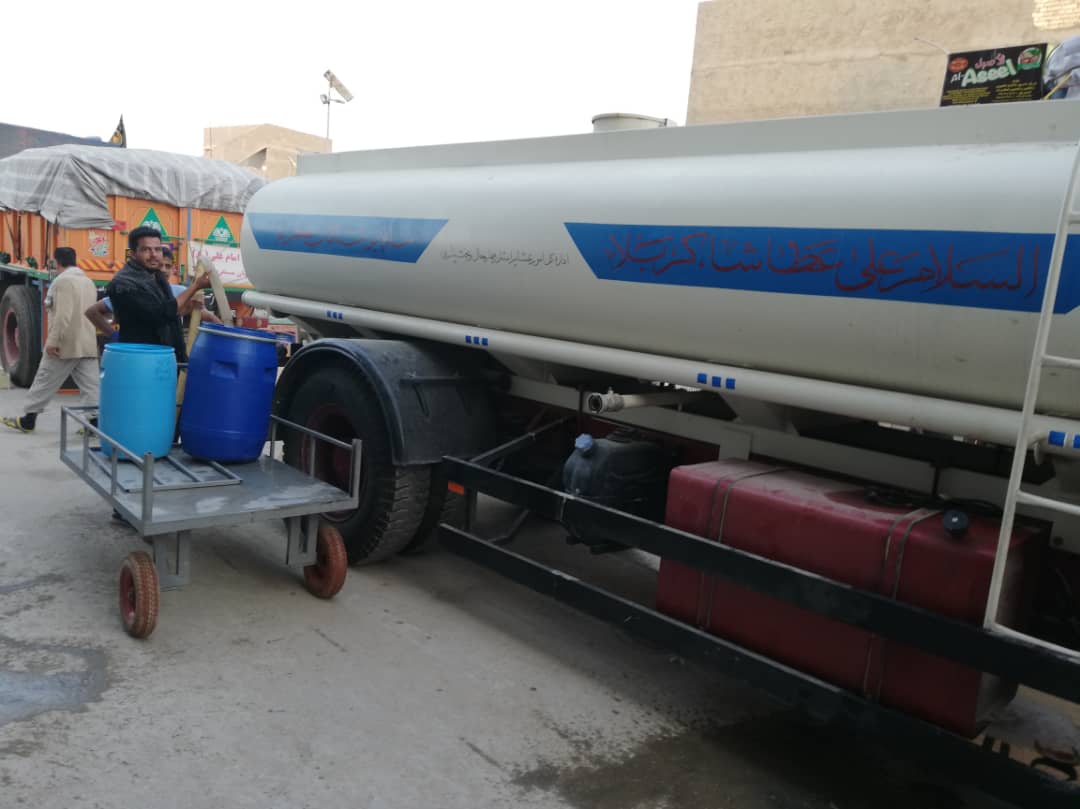 استقرار تانکر آبرسانی سیار در کربلا استقرار تانکر آبرسانی سیار در کربلا