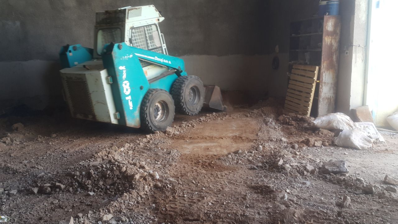 پلمپ یک حلقه چاه غیرمجاز در بجستان پلمپ یک حلقه چاه غیرمجاز در بجستان