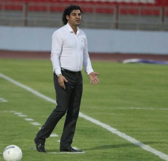 انتقال سرمربی تیم نفت آبادان به بیمارستان