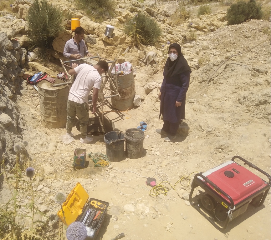 لایه روبی و مرمت قنات در خرامه لایه روبی و مرمت قنات در خرامه