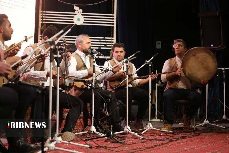 گروه موسیقی درنا از خراسان شمالی در جشنواره گلستان جایزه طلایی کسب کرد گروه موسیقی درنا از خراسان شمالی در جشنواره گلستان جایزه طلایی کسب کرد