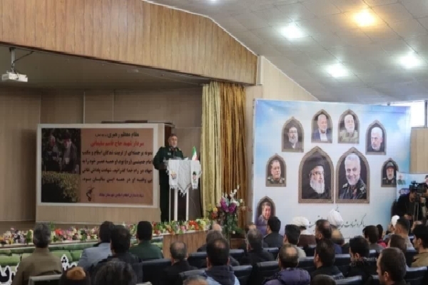 تواضع و سادگی راز محبوبیت سردار سلیمانی تواضع و سادگی راز محبوبیت سردار سلیمانی