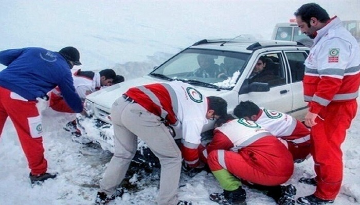 امدادرسانی نجاتگران هلال‌احمر زنجان به ۵۷۸ نفر گرفتار در برف