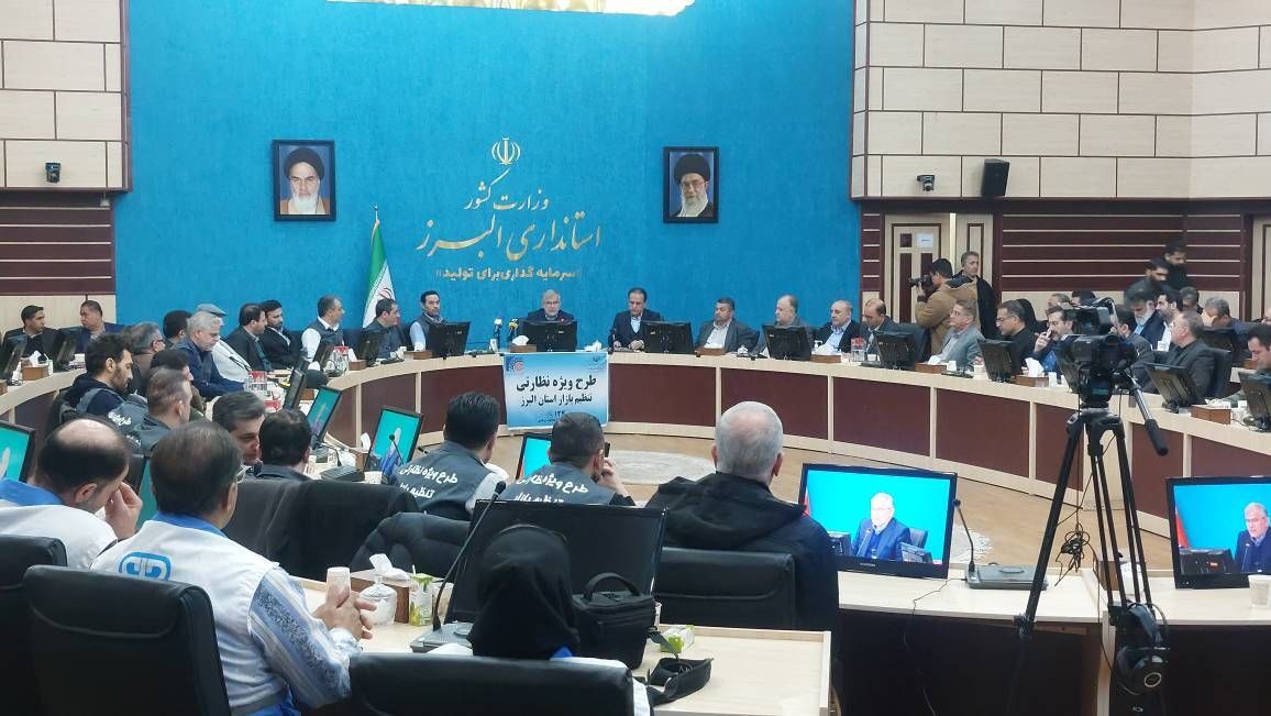 رسیدگی به معیشت مردم اولویت دولت و کشور است