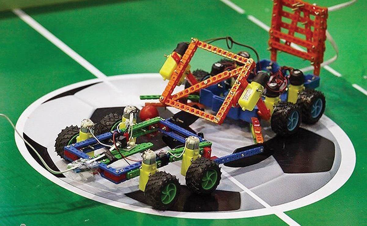 حضور ۱۸۵۰ دانش‌آموز در مسابقات رباتیک؛ معرفی برترین‌ها در جمعه پیش رو