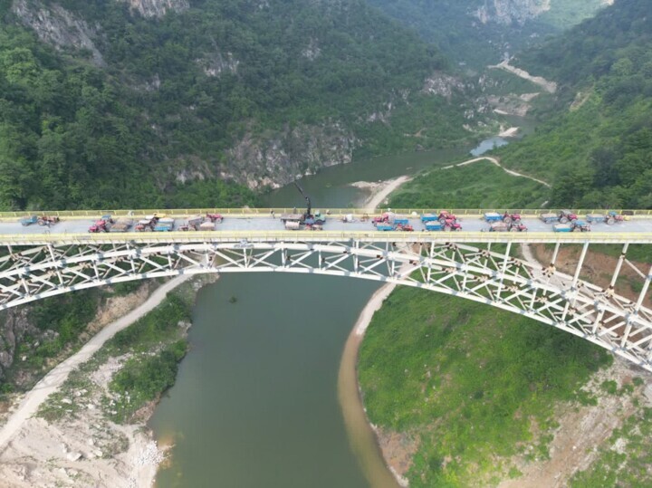 سازه صنعتی مرکزی، تسهیلگر دسترسی و آبگیری کامل سد گلورد سازه صنعتی مرکزی، تسهیلگر دسترسی و آبگیری کامل سد گلورد