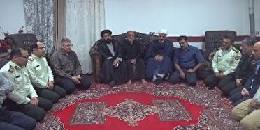 دیدار تعدادی از مسئولان با خانواده شهید جعفر نیا برای دلجویی و عرض تسلیت