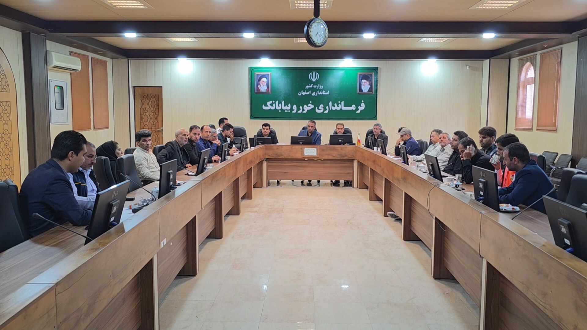 جلسه مشترک شورای سالمندان و کمیته مناسب‌سازی خور و بیابانک
