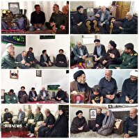 دیدار نماینده ولی فقیه در لرستان با هشت خانواده شهید مدافع وطن در بروجرد