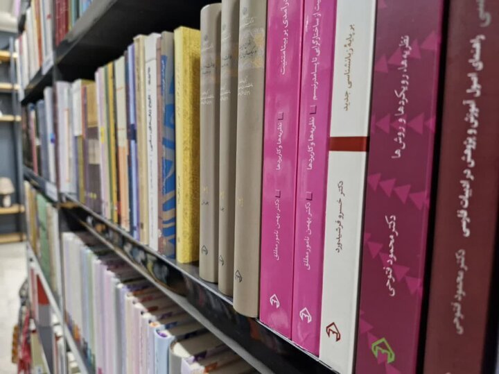 اهدای بیش از ۱۲ هزار جلد کتاب به کتابخانه‌های خراسان جنوبی