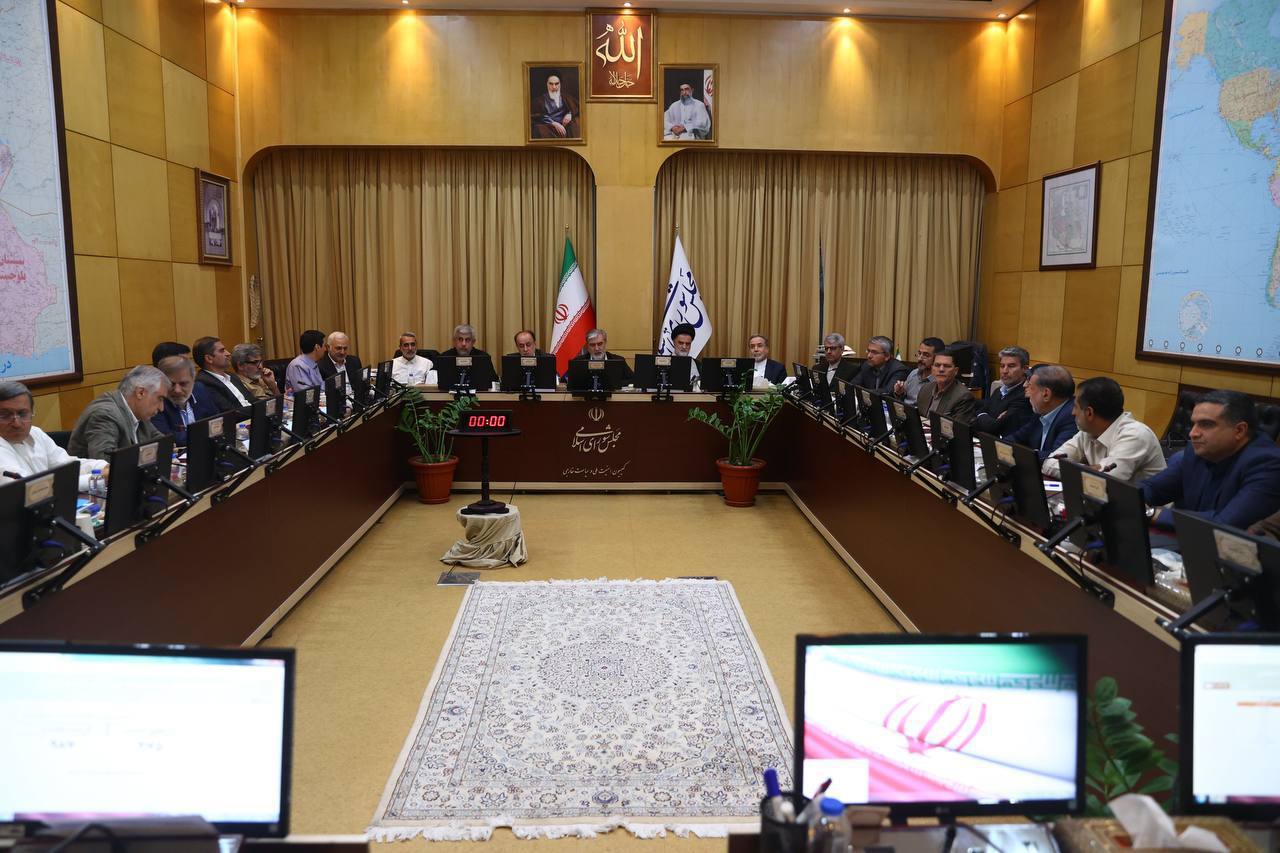 نشست کمیسیون امنیت ملی با حضور وزیر امورخارجه