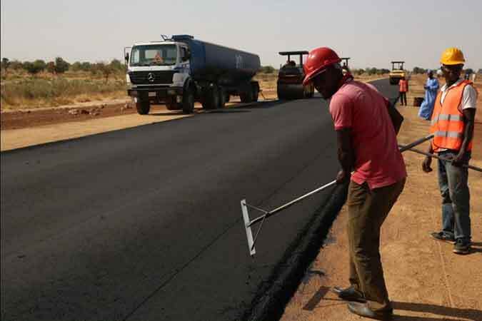 اجرای بیش از ۳۵۰ کیلومتر عملیات راهداری در حوزه استحفاظی منطقه آزاد ماکو