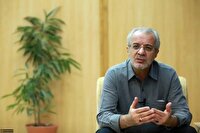 چراغ روشن کتابخانه‌ای در دهاقان