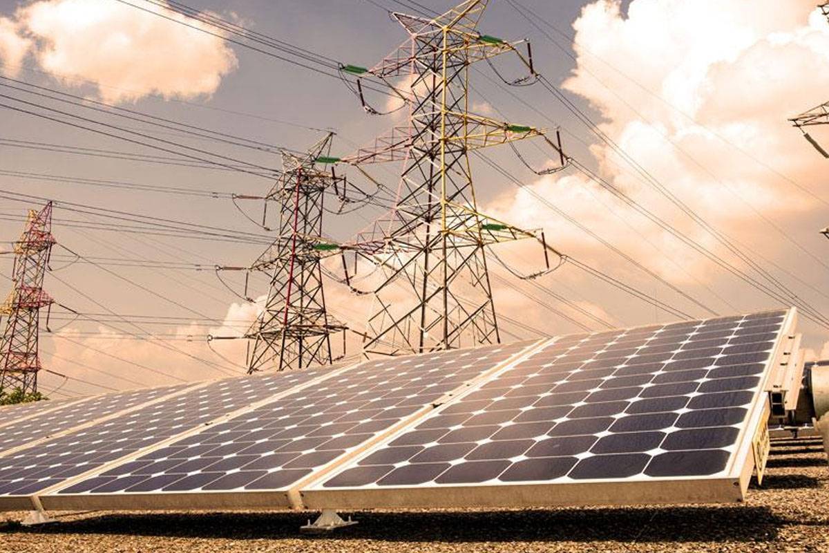 آغاز احداث ۱۵ مگاوات نیروگاه خورشیدی در اهواز