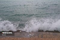 تلاطم دریا در بعدازظهر با وزش باد جنوب غربی، ۷ آبان