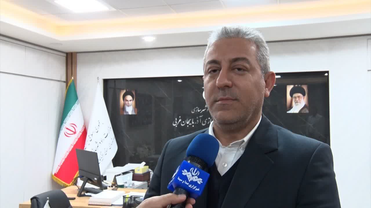 آسفالت ۱۶ کیلومتر از طرح چهار خطه کردن سه راهی ایواوغلی خوی تا گیت ورودی منطقه آزاد ماکو