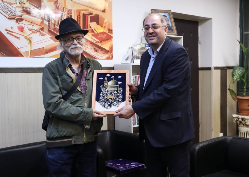 دیداری صمیمانه با خالق خاطرات ماندگار «قصه‌های تابه‌تا»