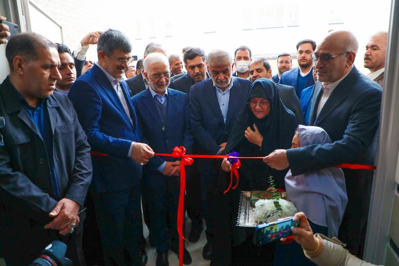 افتتاح آموزشگاه ابتدایی شهید منگی یزد با حضور وزیر کشور افتتاح آموزشگاه ابتدایی شهید منگی یزد با حضور وزیر کشور