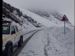 گردنه بیژن به دلیل بارش شدید برف مسدود شد