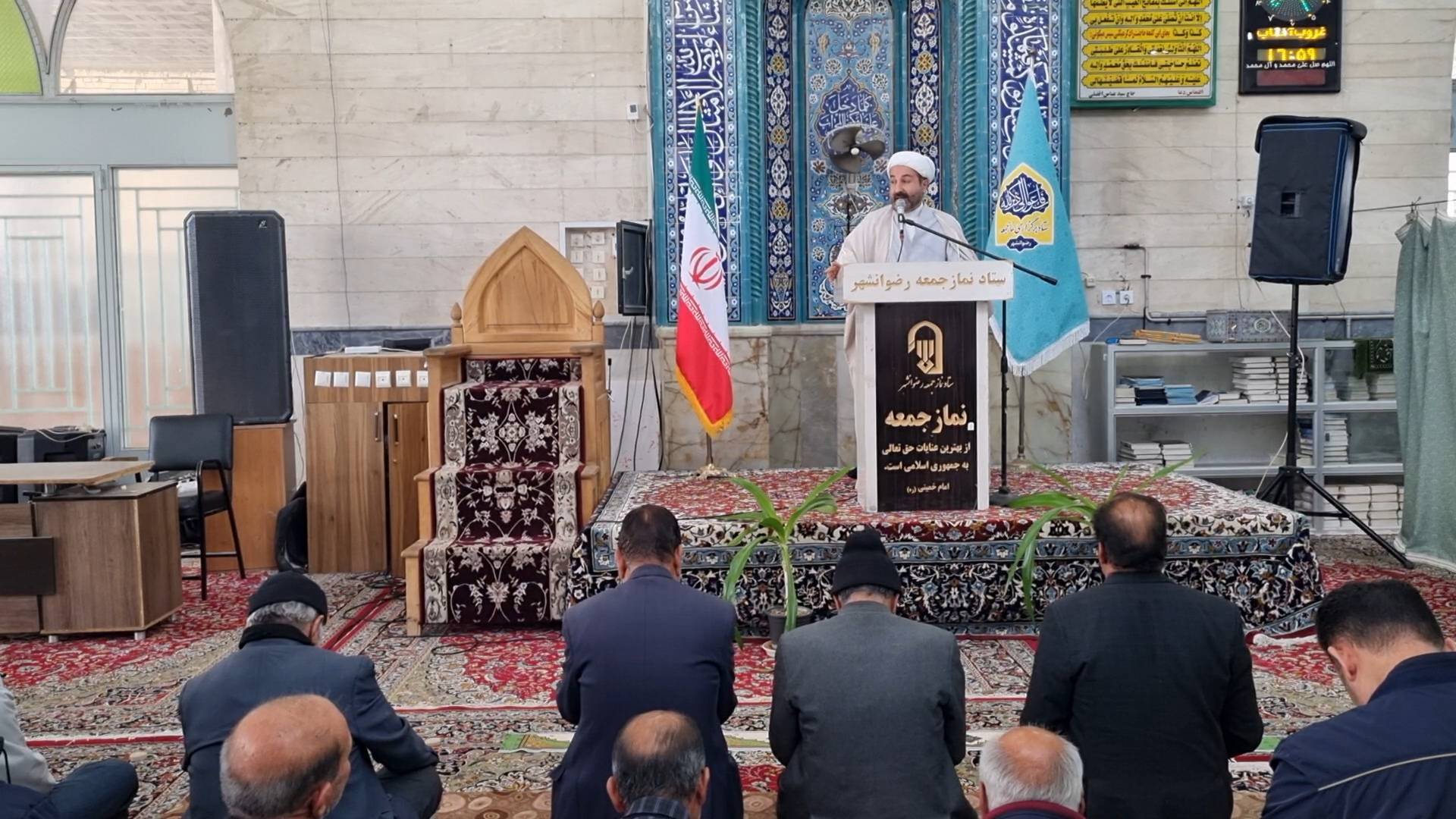 مقابله با توطئه های دشمن با پیروی از ولایت فقیه مقابله با توطئه های دشمن با پیروی از ولایت فقیه