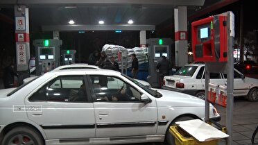 آغاز اجرای طرح سه نرخی شدن بنزین در جایگاه‌های سوخت مهاباد تا ساعاتی دیگر