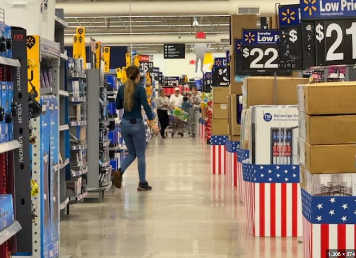 مشکل خرده‌فروشان آمریکایی در تامین کالا به دلیل تعرفه‌های ترامپ