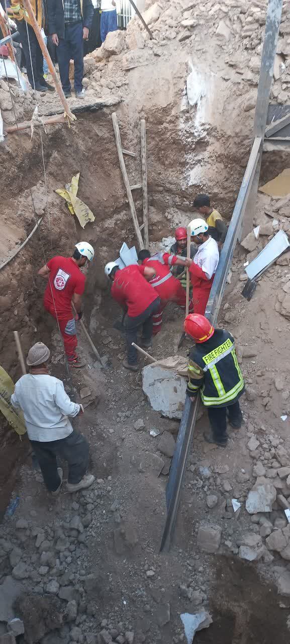 جان باختن کارگر ۴۰ ساله بر اثر ریزش آوار ساختمانی جان باختن کارگر ۴۰ ساله بر اثر ریزش آوار ساختمانی